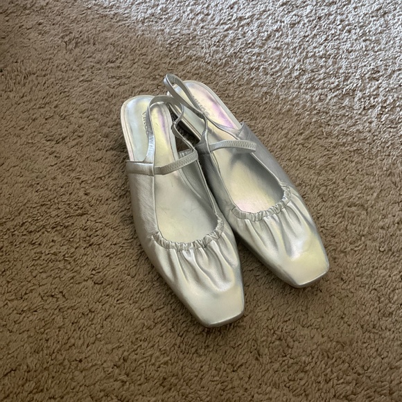 Vince Women’s Venice Flats - Picture 2 of 6